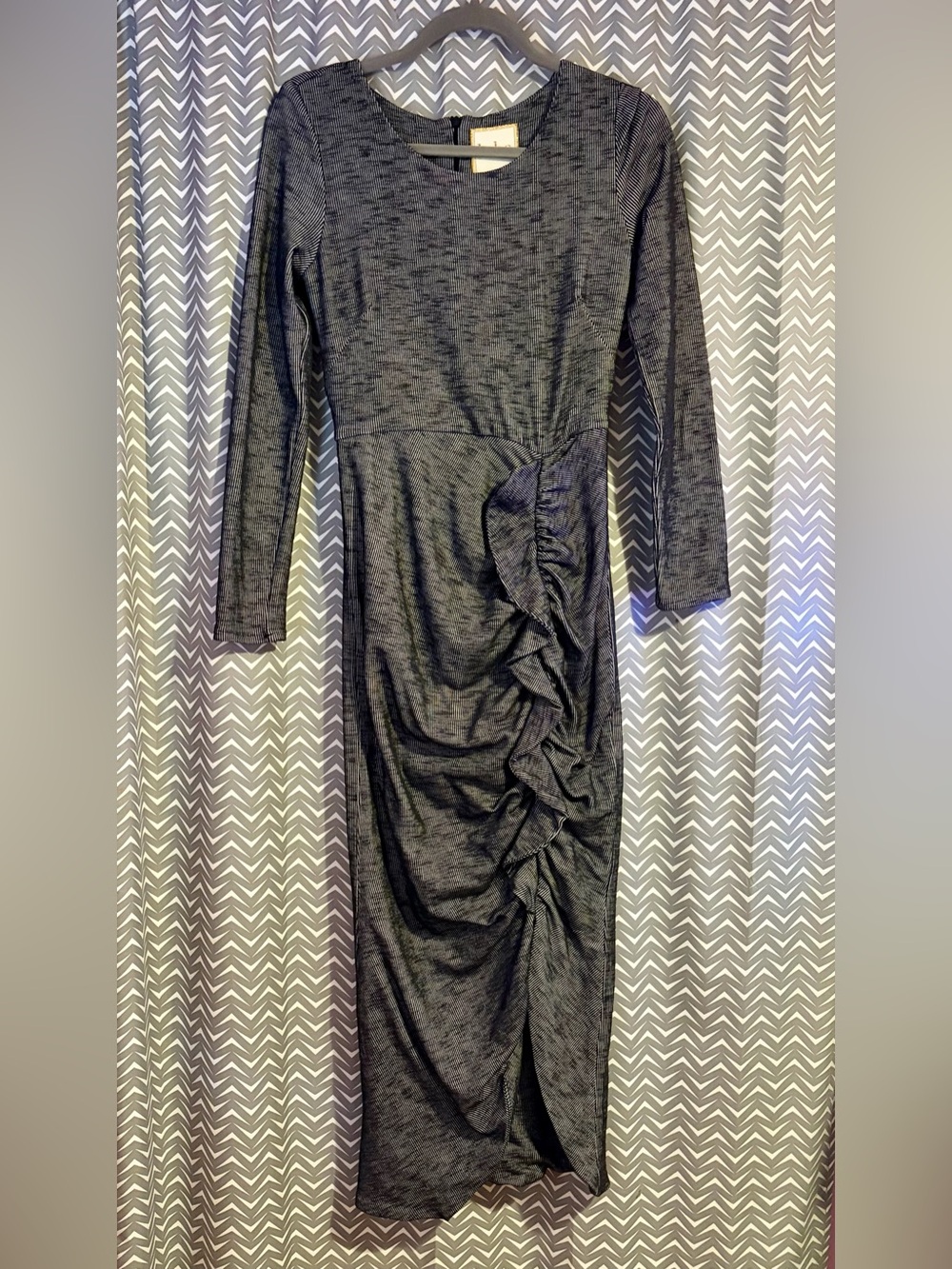Luba by Payne | RTW Gray Ruffle Midi dress, M